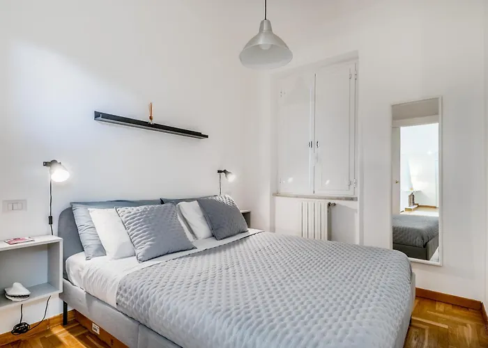Apartment Attico Nel Cuore Di Con Box Privato Per Auto Rom